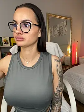 BabyyGirll  online show from 06/18/26, 09:14