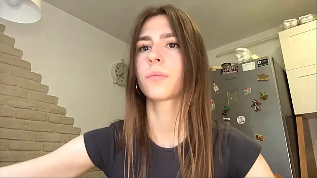 Snapshot of ZaraGuyette chatting on 06/19/26, 05:12 ZaraGuyette online show from 06/19/26, 05:12