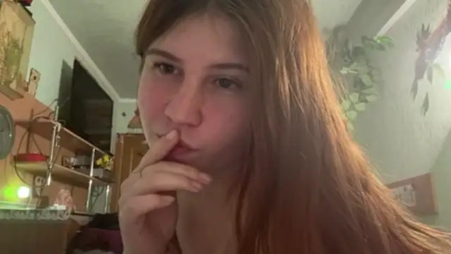 Snapshot of EmmaLovelyBB chatting on 05/24/26, 06:46 EmmaLovelyBB online show from 05/24/26, 06:46