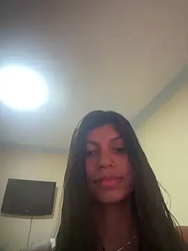 bruna carvalhohott online show from 05/18/26, 05:08