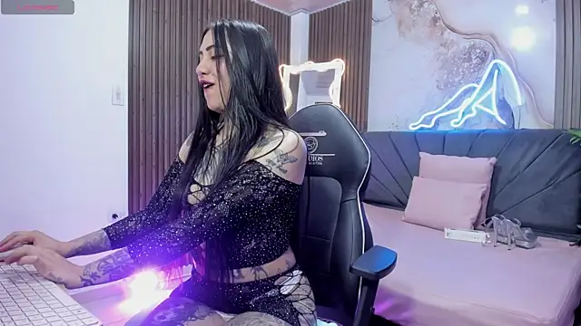 Kiara tay online show from 05/20/26, 03:24