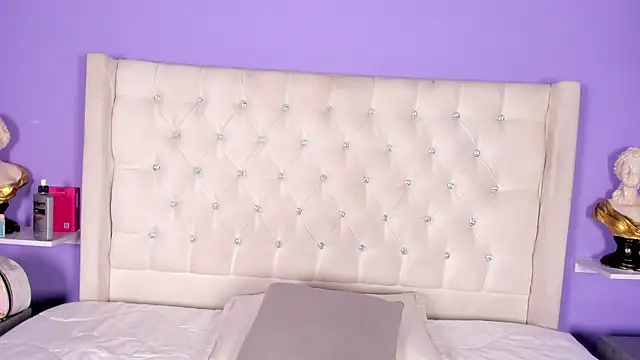 Snapshot of candy_queens_ chatting on 06/28/26, 10:43 candy queens online show from 06/28/26, 10:43