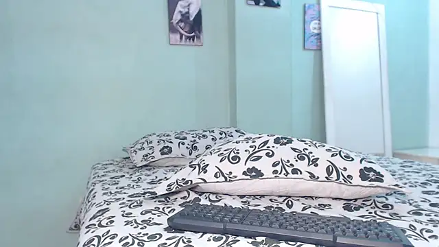 adara valentina online show from 05/14/26, 07:09