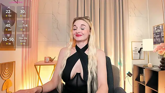 Mila  Lux online show from 06/16/26, 08:55