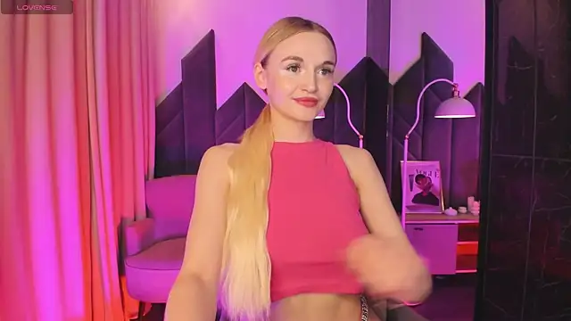 Mila  Lux online show from 07/06/26, 08:55