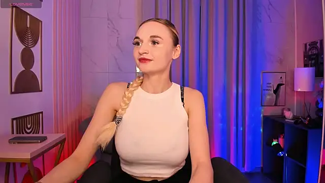 Mila  Lux online show from 07/10/26, 09:06