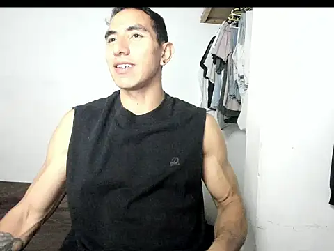 Snapshot of aquiles04 chatting on 05/23/26, 02:39 aquiles04 online show from 05/23/26, 02:39