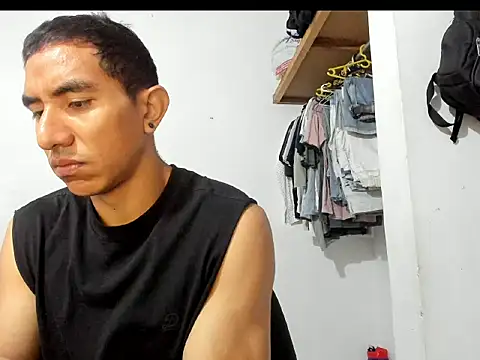Snapshot of aquiles04 chatting on 05/24/26, 12:10 aquiles04 online show from 05/24/26, 12:10