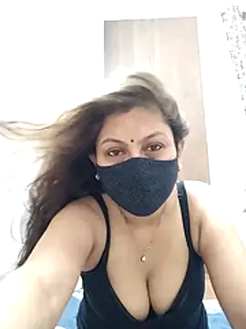 Snapshot of hot_kiran2000 chatting on 06/22/26, 12:57 hot kiran2000 online show from 06/22/26, 12:57