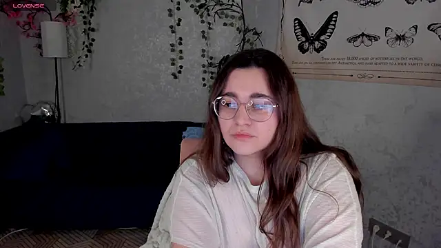 Snapshot of Ayleen_Gece chatting on 05/18/26, 04:07 Ayleen Gece online show from 05/18/26, 04:07