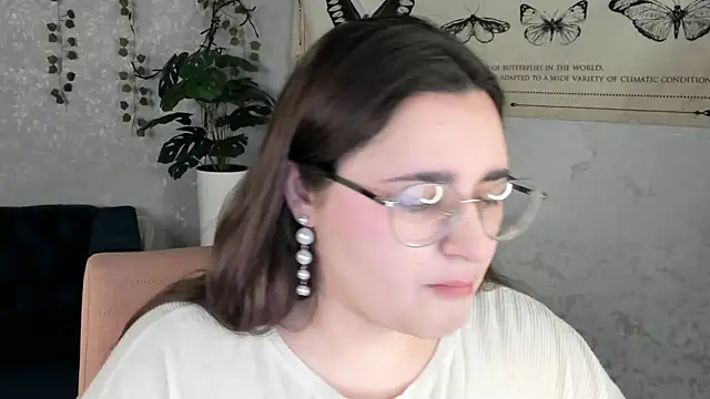Snapshot of Ayleen_Gece chatting on 05/19/26, 04:30 Ayleen Gece online show from 05/19/26, 04:30