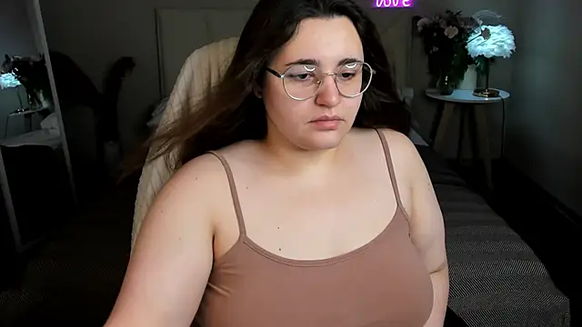 Snapshot of Ayleen_Gece chatting on 06/29/26, 03:02 Ayleen Gece online show from 06/29/26, 03:02