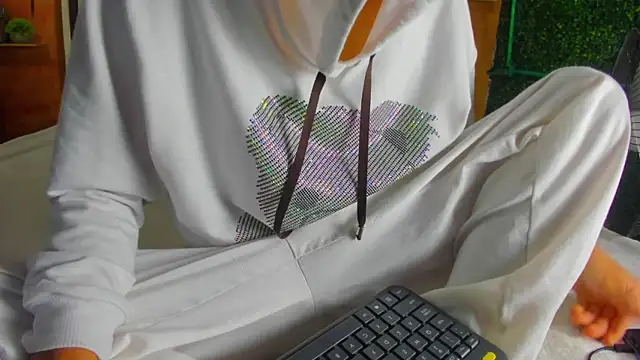 leonix love online show from 06/12/26, 08:57