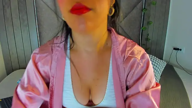 Snapshot of NinaSpicy__ chatting on 05/29/26, 11:41 NinaSpicy online show from 05/29/26, 11:41