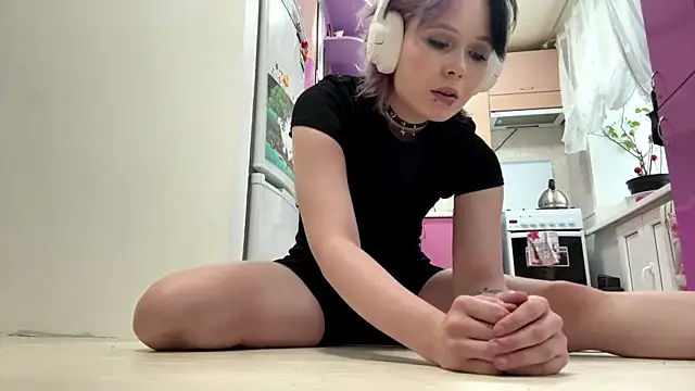 CuteLilit online show from 05/17/26, 02:13