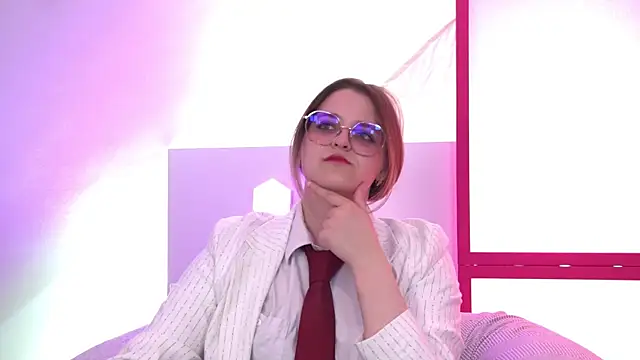 AlexaAvery online show from 05/27/26, 06:21