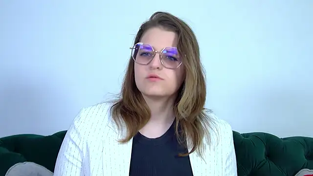 AlexaAvery online show from 05/29/26, 06:33