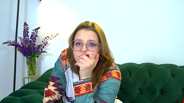 AlexaAvery online show from 05/30/26, 06:21