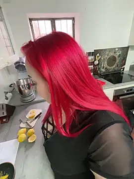 Snapshot of littleEve chatting on 09/11/25, 01:33 littleEve online show from 09/11/25, 01:33