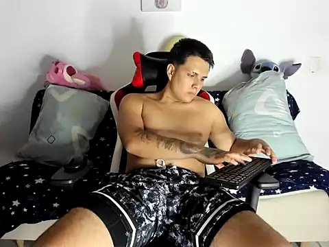 Snapshot of alexerdiego chatting on 06/18/26, 04:35 alexerdiego online show from 06/18/26, 04:35