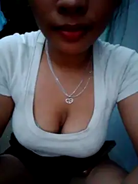 Snapshot of Mirra-a chatting on 07/19/26, 12:09 Mirra-a online show from 07/19/26, 12:09