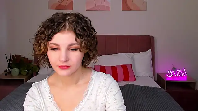 Kira  Fluffy online show from 05/26/26, 12:06
