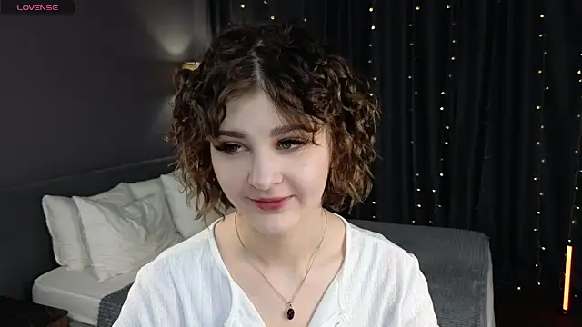 Kira  Fluffy online show from 06/06/26, 12:05