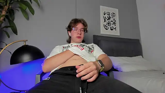 LucasMoraless online show from 05/21/26, 02:13
