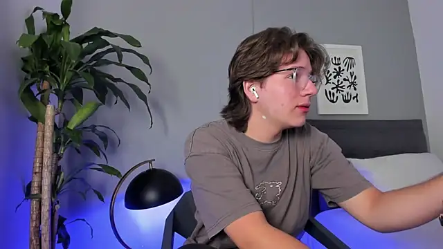 LucasMoraless online show from 05/28/26, 01:52