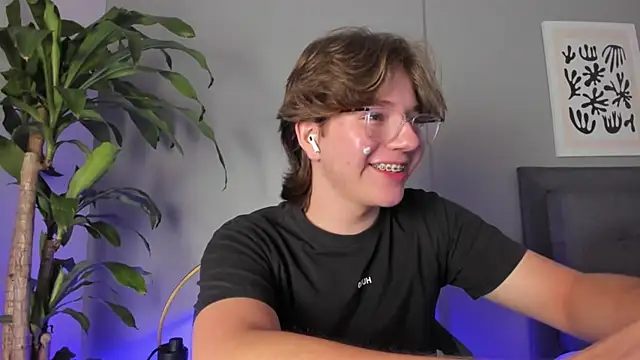 LucasMoraless online show from 05/30/26, 03:09
