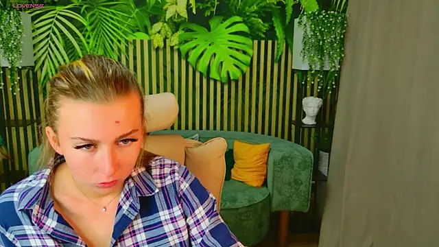 AliciaColon online show from 05/14/26, 01:51