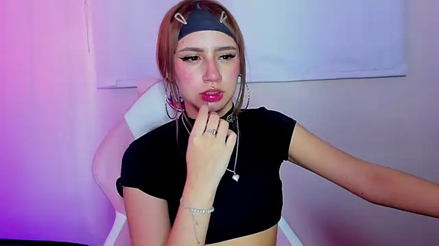 Snapshot of leri_rose_ chatting on 06/27/26, 11:59 leri rose online show from 06/27/26, 11:59