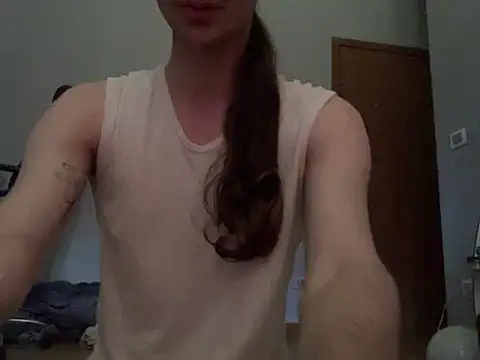 Snapshot of Mattnavybutt chatting on 05/20/26, 01:17 Mattnavybutt online show from 05/20/26, 01:17