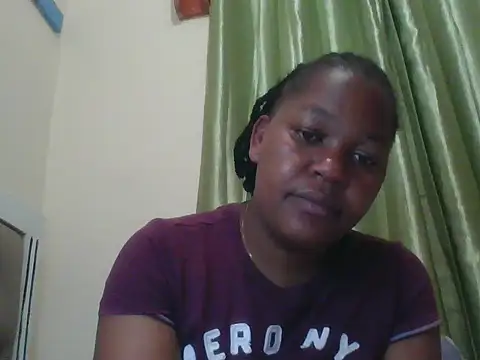 Snapshot of sexy_dove chatting on 06/17/26, 07:59 sexy dove online show from 06/17/26, 07:59