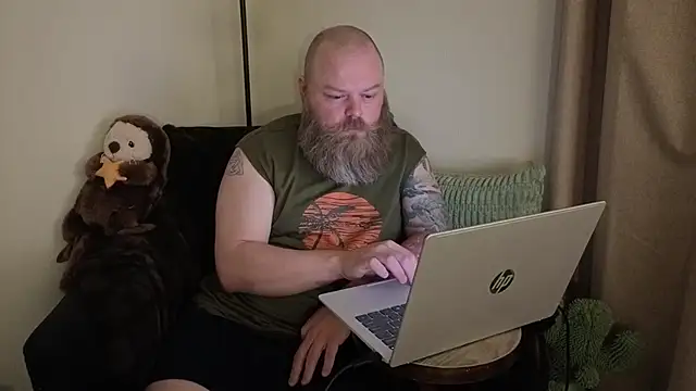 Snapshot of TeddyBearBrian chatting on 05/16/26, 03:03 TeddyBearBrian online show from 05/16/26, 03:03