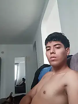 Snapshot of fercho_2311 chatting on 06/06/26, 04:55 fercho 2311 online show from 06/06/26, 04:55