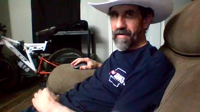 Snapshot of old_Domino chatting on 05/24/26, 11:48 old Domino online show from 05/24/26, 11:48