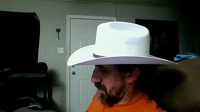 Snapshot of old_Domino chatting on 05/25/26, 01:28 old Domino online show from 05/25/26, 01:28