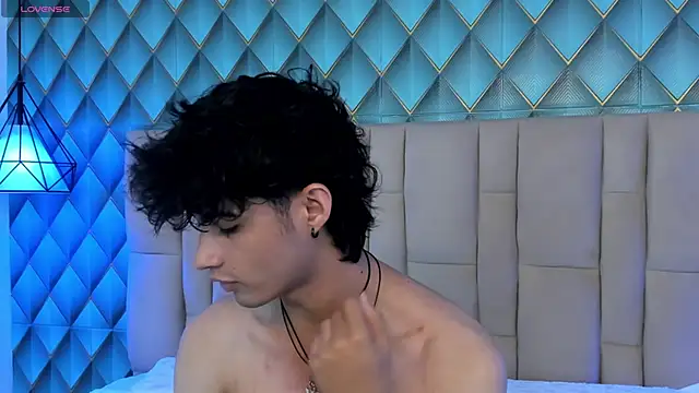Sofia-Ethan online show from 05/27/26, 06:16