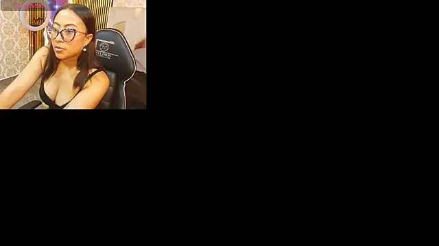 Snapshot of Amhira_Tay chatting on 06/09/26, 07:14 Amhira Tay online show from 06/09/26, 07:14