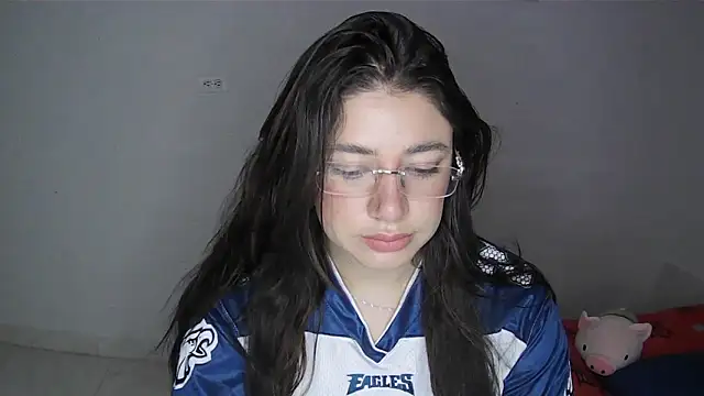 Snapshot of alythia chatting on 05/22/26, 02:40 alythia online show from 05/22/26, 02:40
