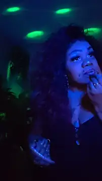 Snapshot of NailGoddessnow chatting on 01/23/25, 08:04 NailGoddessnow online show from 01/23/25, 08:04