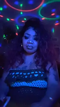 Snapshot of NailGoddessnow chatting on 01/26/25, 11:29 NailGoddessnow online show from 01/26/25, 11:29