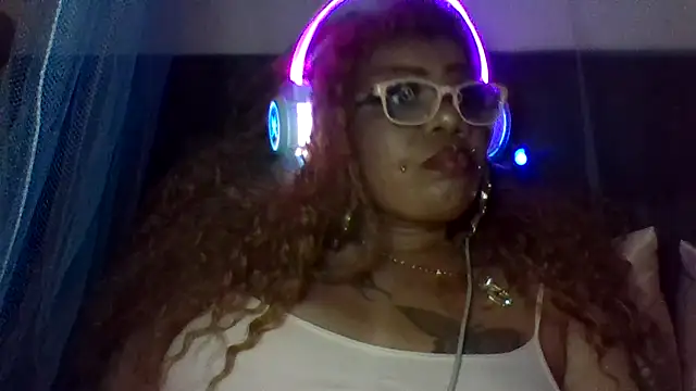 Snapshot of NailGoddessnow chatting on 02/22/26, 04:02 NailGoddessnow online show from 02/22/26, 04:02