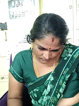 Snapshot of mynatamil143 chatting on 07/08/26, 08:19 mynatamil143 online show from 07/08/26, 08:19