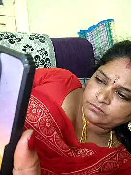 Snapshot of mynatamil143 chatting on 07/10/26, 11:07 mynatamil143 online show from 07/10/26, 11:07