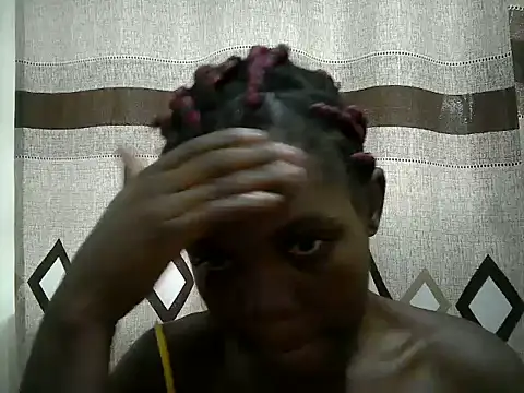 Snapshot of sweet_pie5 chatting on 06/25/26, 04:23 sweet pie5 online show from 06/25/26, 04:23
