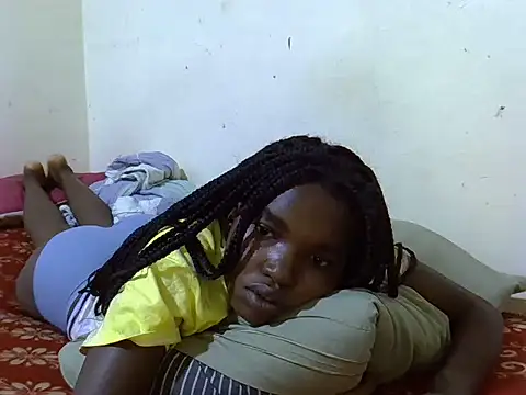 Snapshot of princess_scovia chatting on 06/16/26, 11:40 princess scovia online show from 06/16/26, 11:40