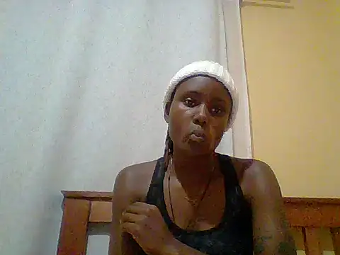 Snapshot of kiki8390 chatting on 07/12/26, 04:36 kiki8390 online show from 07/12/26, 04:36