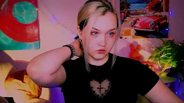 ViolettWoods online show from 05/17/26, 08:45